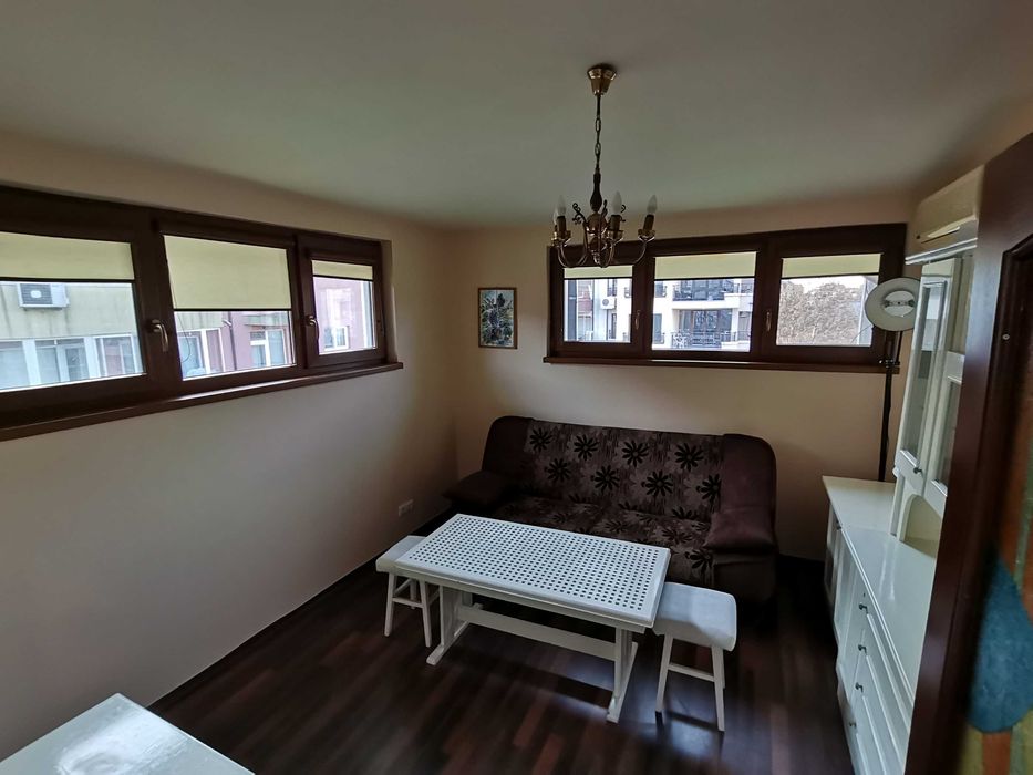 Дава се под наем Двустаен апартамент в Бургас, Лазур - 75 кв.м за 200 € - Снимка #2