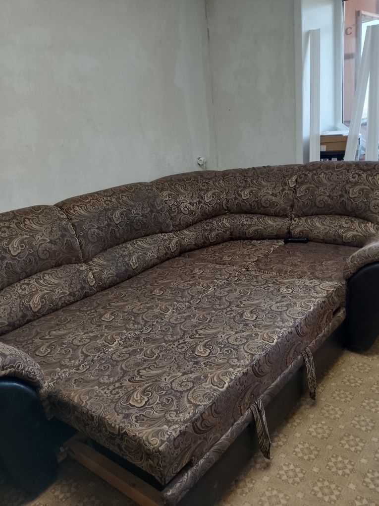 Угловой диван б/у