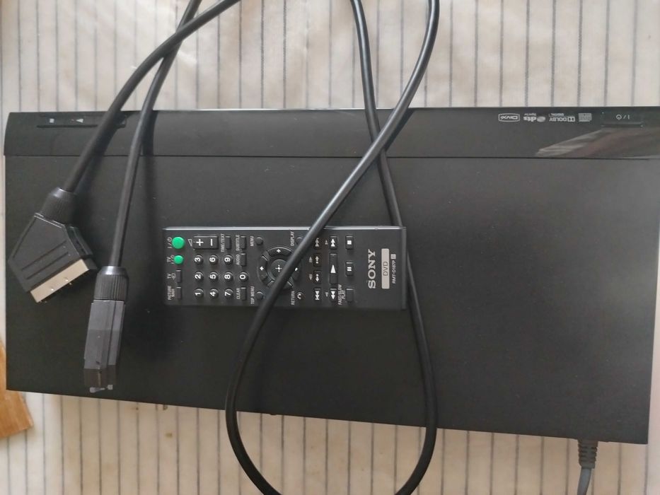 Sony CD/DVD Player DVP-NS318 – Funcțional, ca nou, cu Telecomandă