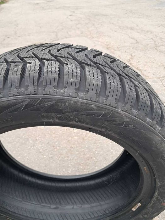 зимна гума SAILUN ICE 205/50 R16.