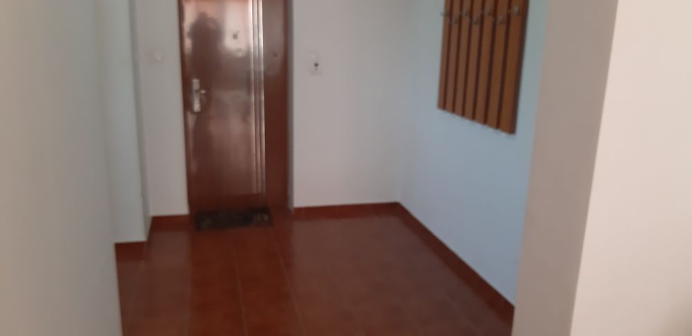 Închiriez ap.2 camere