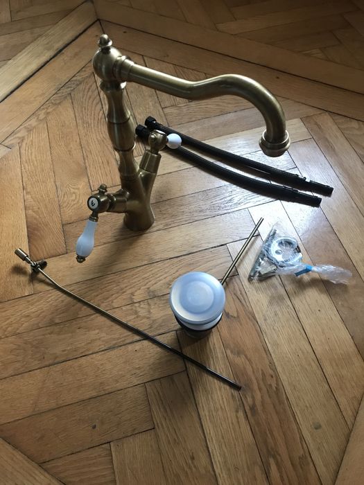 Baterie baie sau bucătărie - nouă, nefolosită cu toate accesoriile