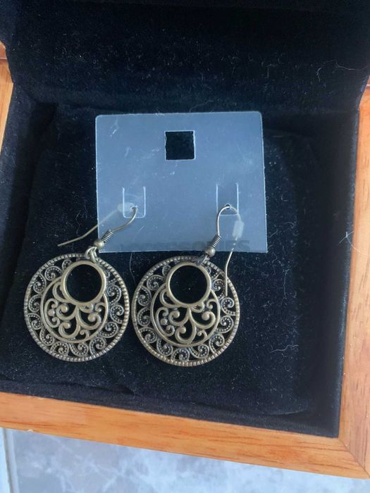 продавам бижутерия