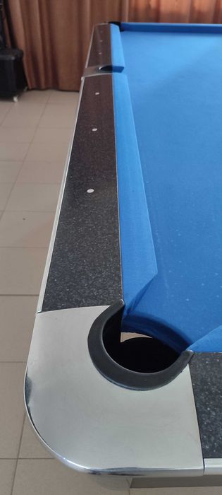 Vând masa de biliard