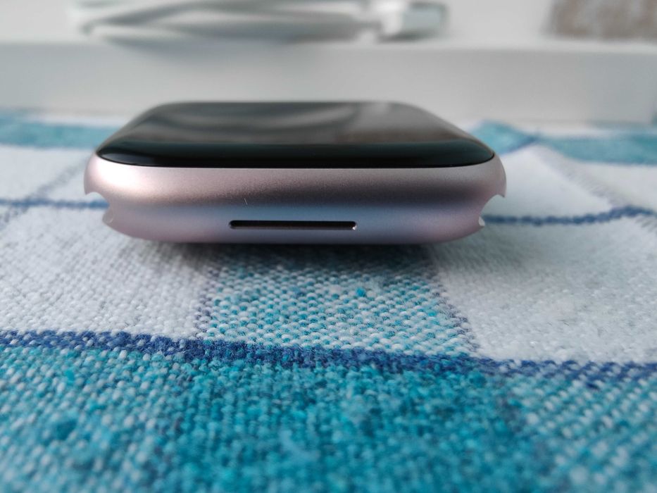 Изключително запазен Apple Watch Series 9 45мм Pink GPS с 95% батерия