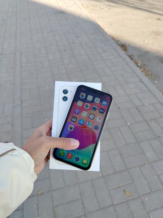 Айфон 11/128 телефон