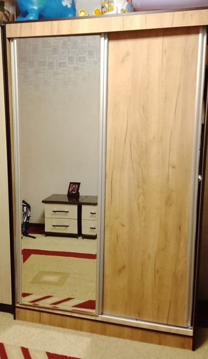 Bolalar uchun shkaf sotiladi