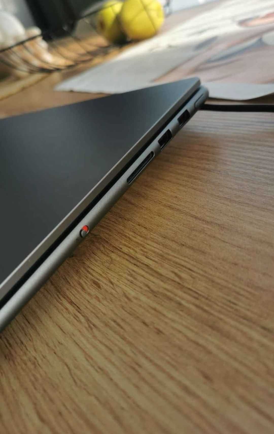 Lenovo Yoga Pro 9 16IMH9