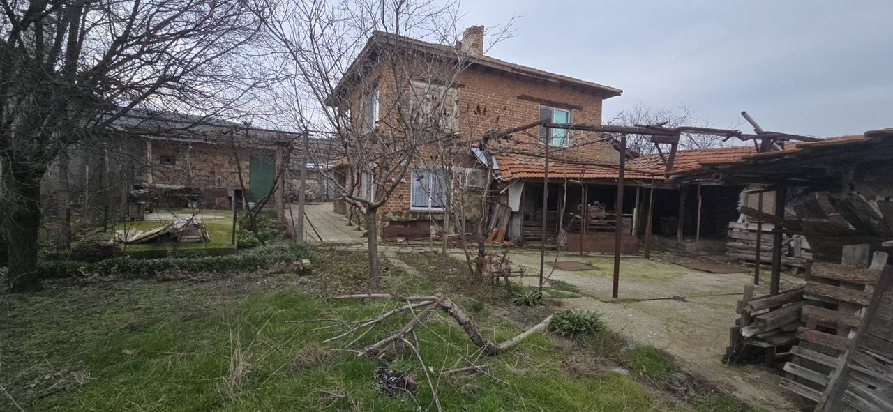 Продава се Къща в Пазарджик, Промишлена зона - 800 кв.м за 48 €/кв.м - Снимка #2