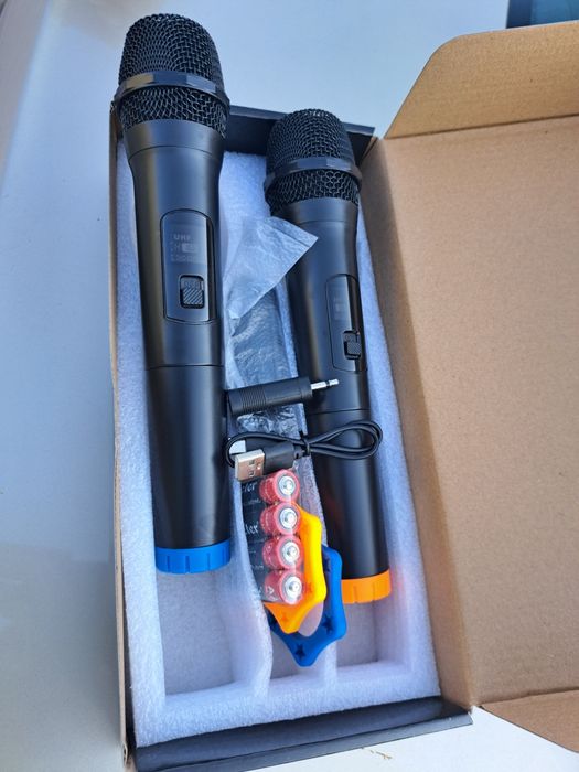 Microfoane wireless ,bluetooth,adaptor jack +baterii