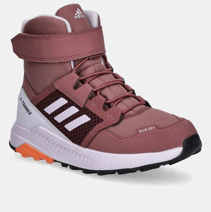 Нови зимни дамски adidas ботуши апрески