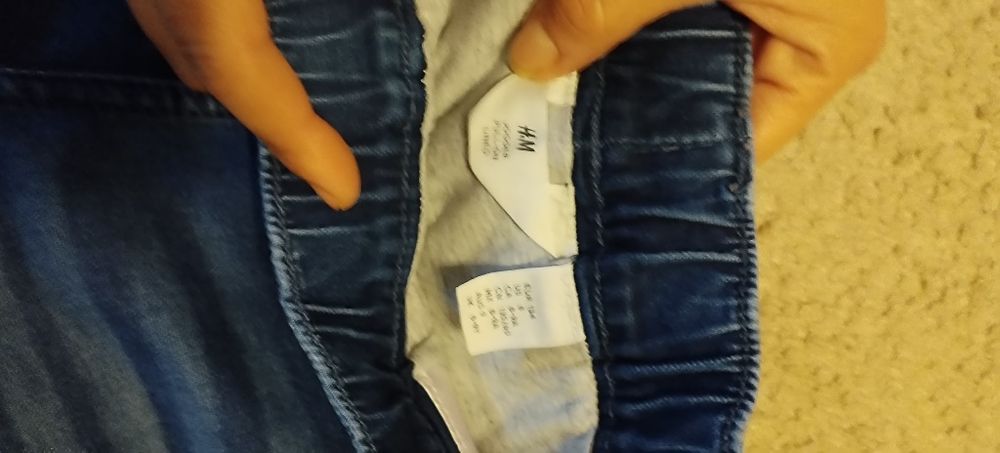 Pantaloni de blugi