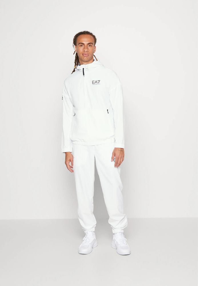 EA7 Emporio Armani : Multi Sport Ventus7 Tracksuit - Комплект НОВ М