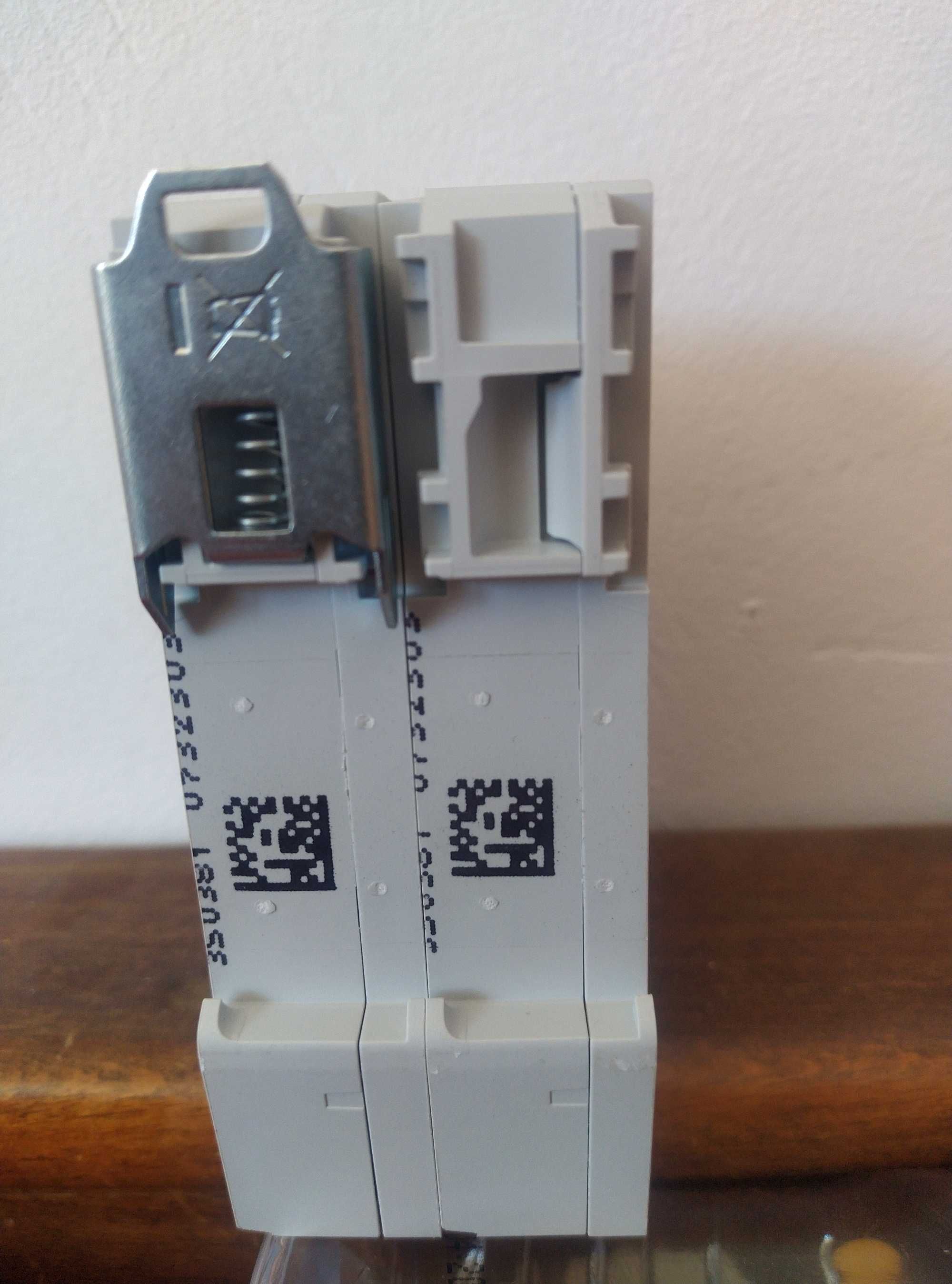 Продавам УМ ШАЛТЕР 230v 40A 6 Kw