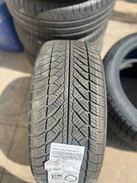 Зимна Гума 245 45 18 Goodyear Чисто нова DOT 3719