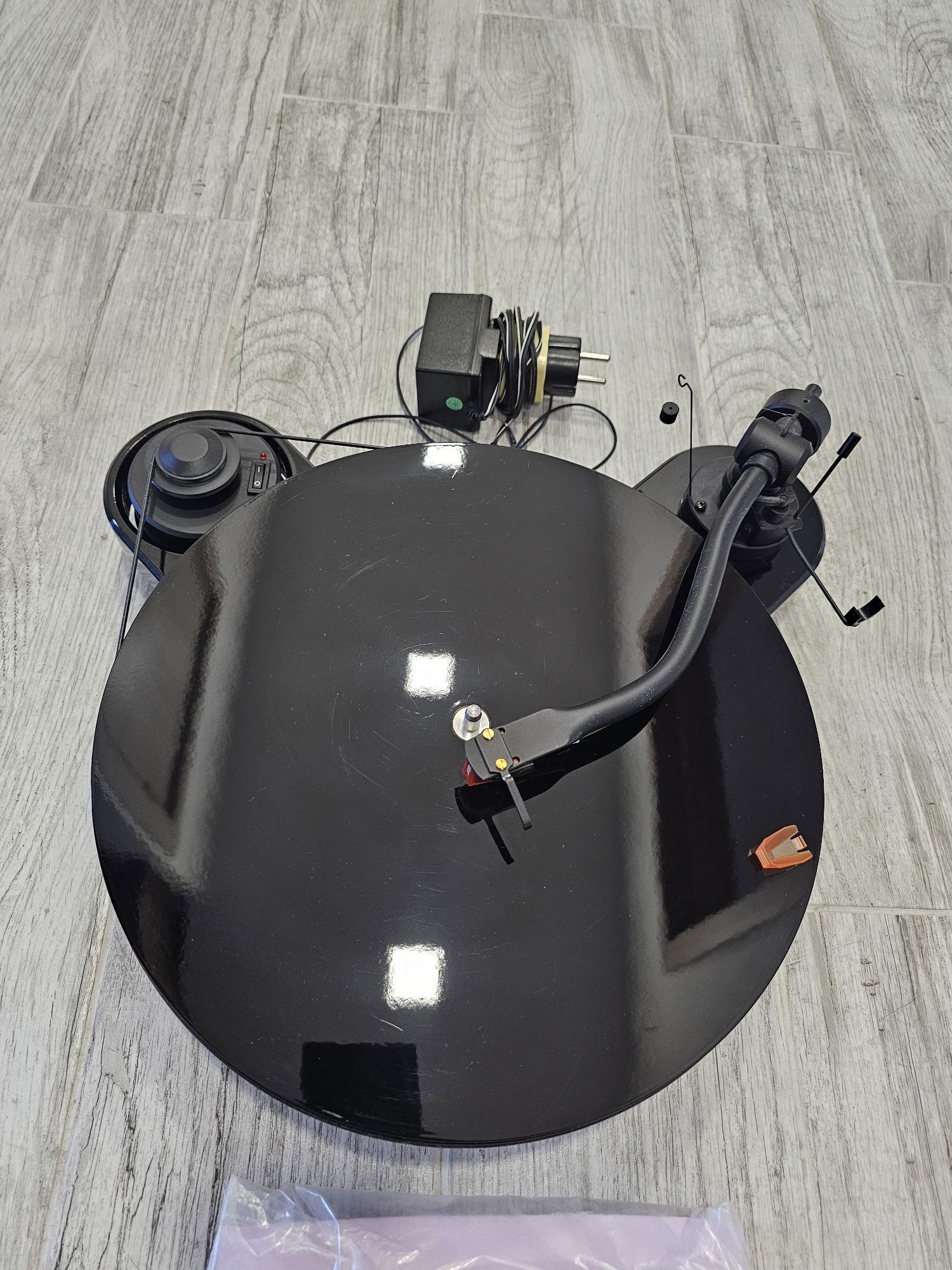 Pro-ject PRM 1.3 Genie + Ortofon m2red Bronze