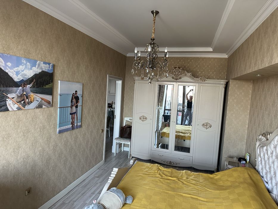 Продам спальный гарнитур , покупали в АДАЛИН, дерево