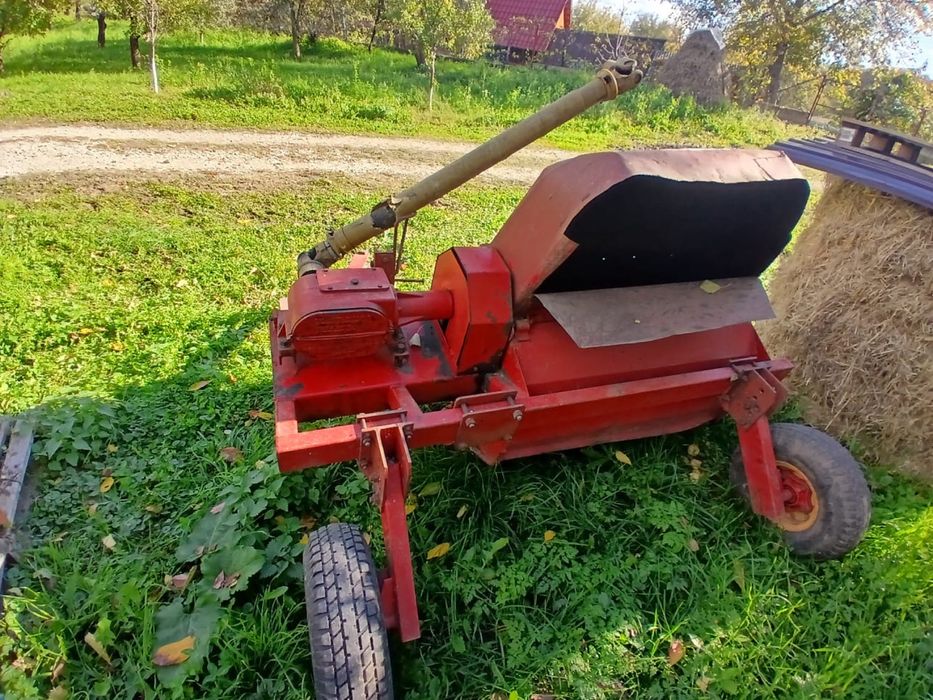 Tocatoare resturi vegetale