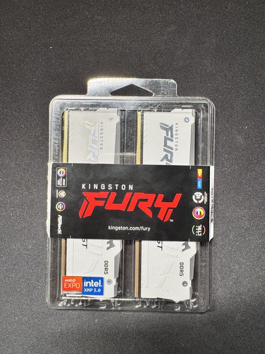 Kit Memorie Kingston Fury Beast RGB WHITE 32GB DDR5 6000MHz CL30 *Noi*