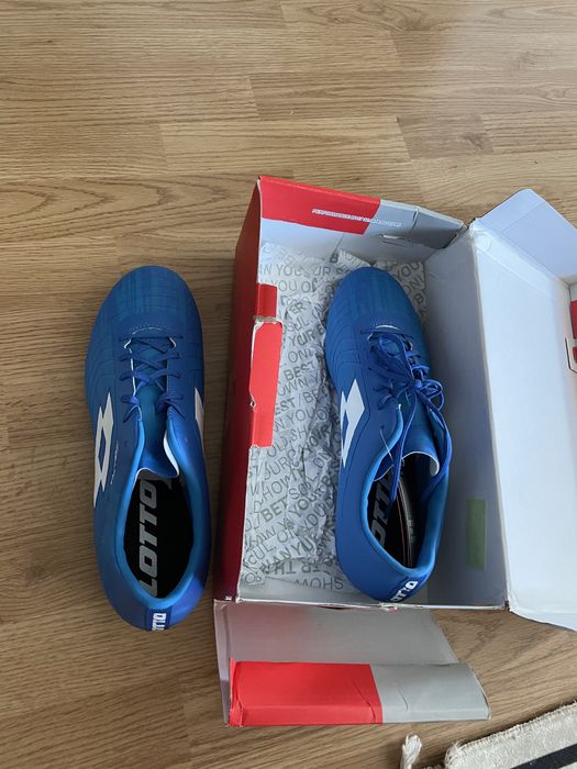 Lotto Футболни обувки бутонки 43.5