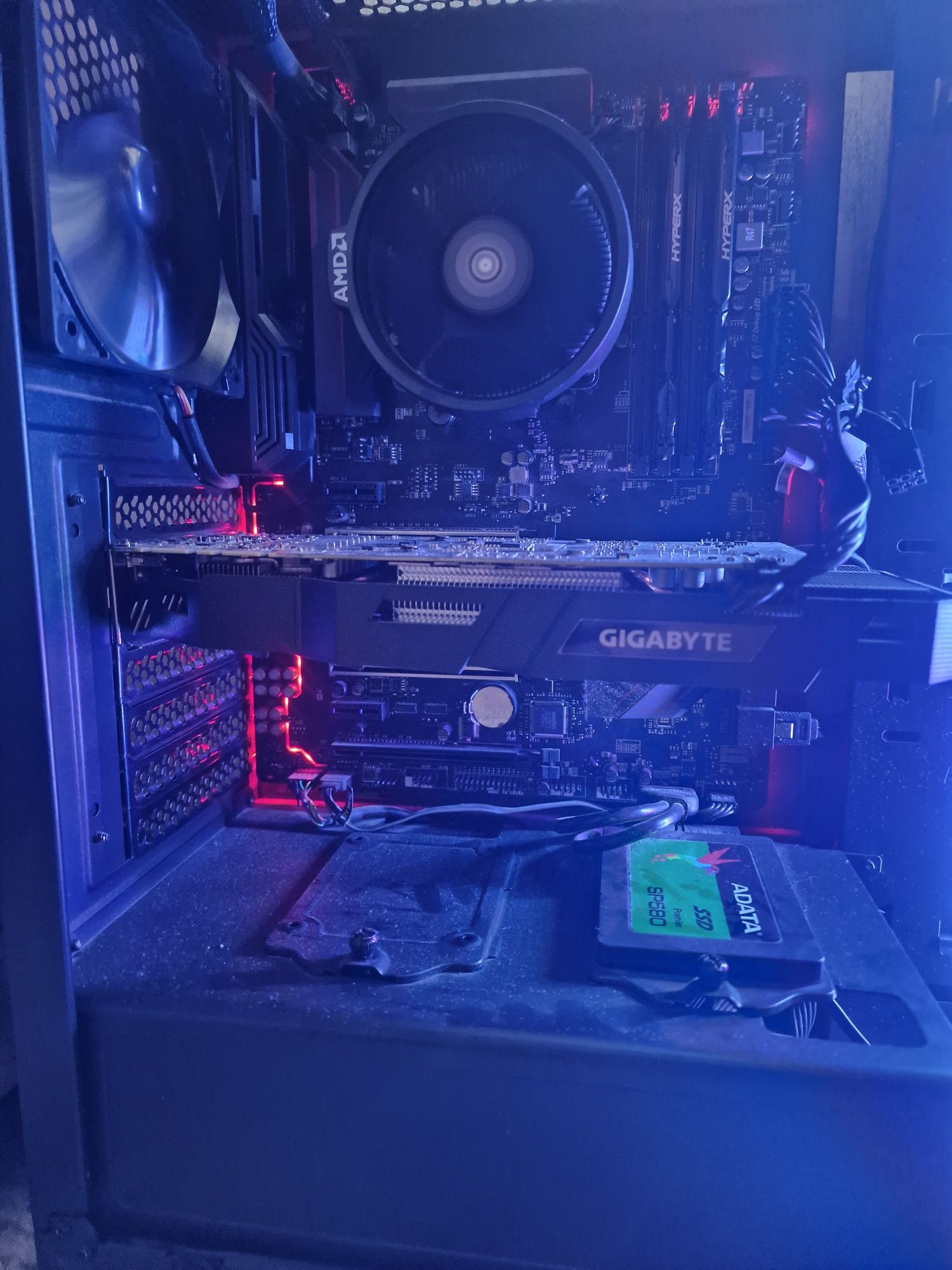 Vând GIGABYTE GTX 1070 Windforce OC 8GB