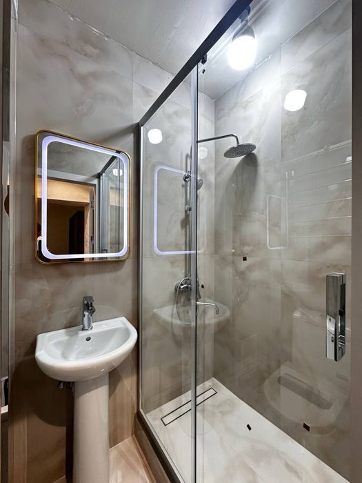 Центр Ц7.  1в2комнатная. Еаро квартира.  Ор метро