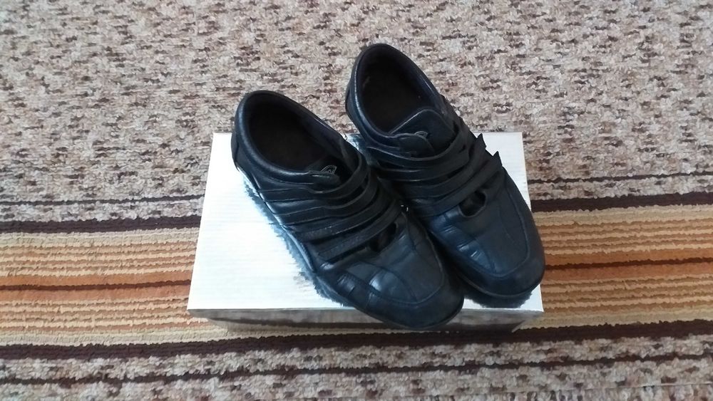 дамски кожени обувки  естествена кожа 38 номер-25лв.