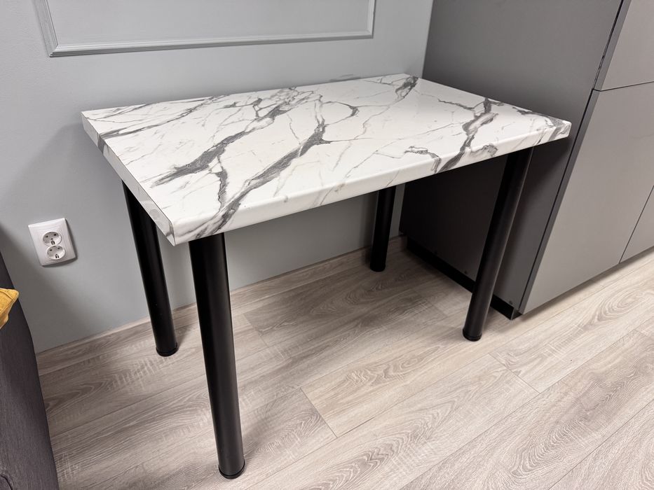 Masă imitație marmură – masă cu blat imitație marmură