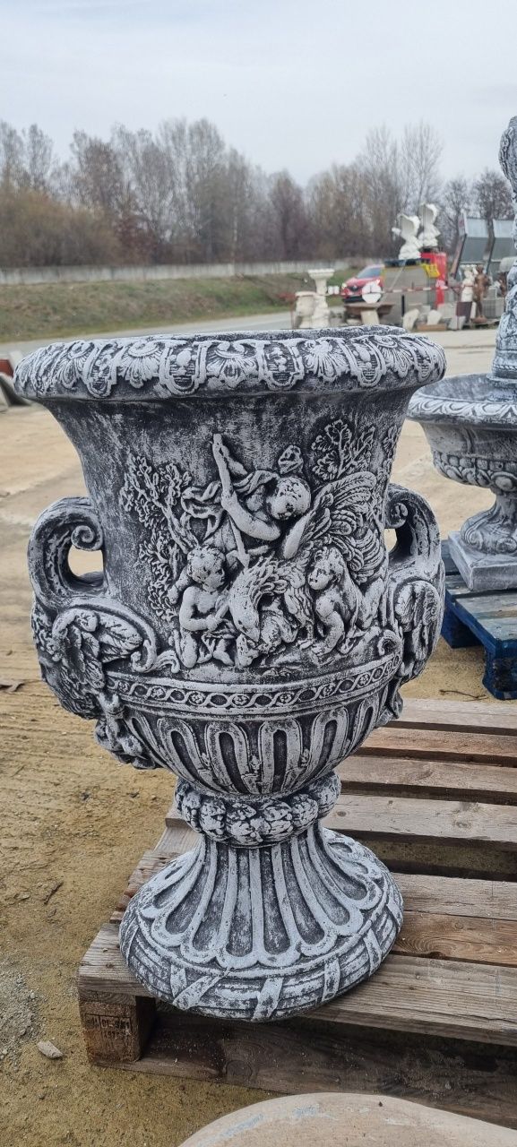 Vaza din beton,ghiveci din beton,jardiniera din beton