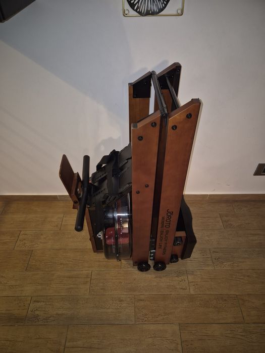 Vând aparat de vaslit Joroto MR280PRO