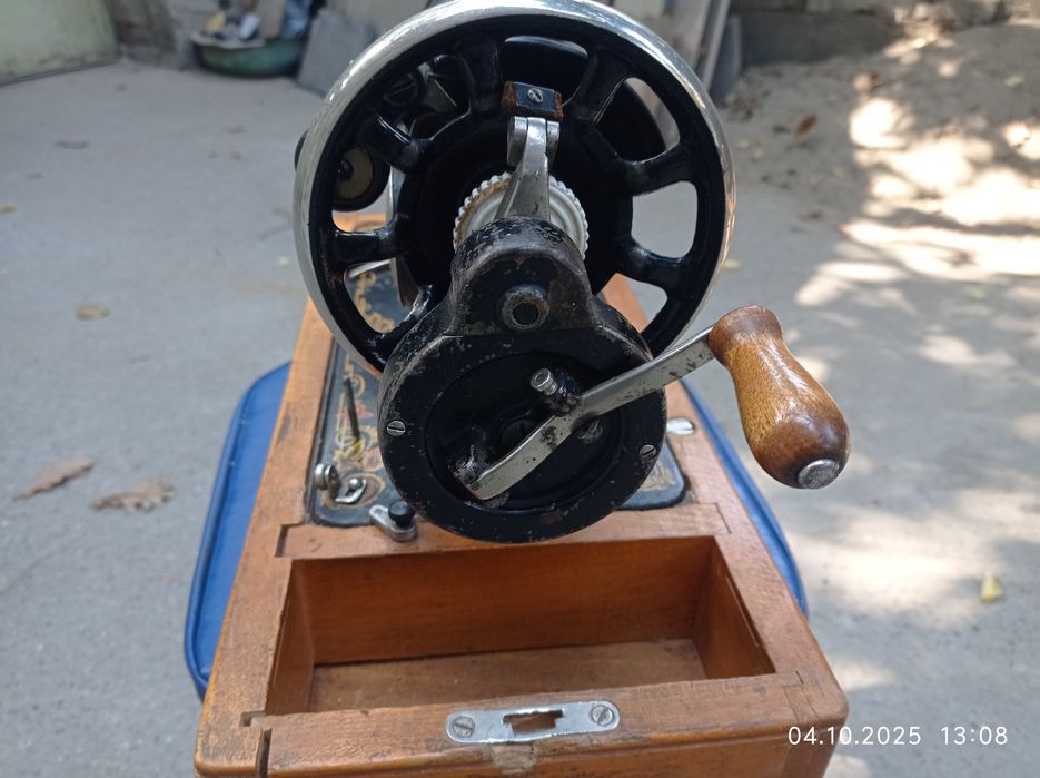 Продам швейные машинку