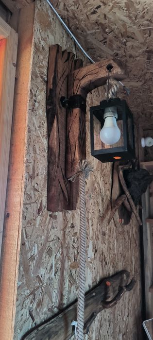 Lampa rustica din lemn