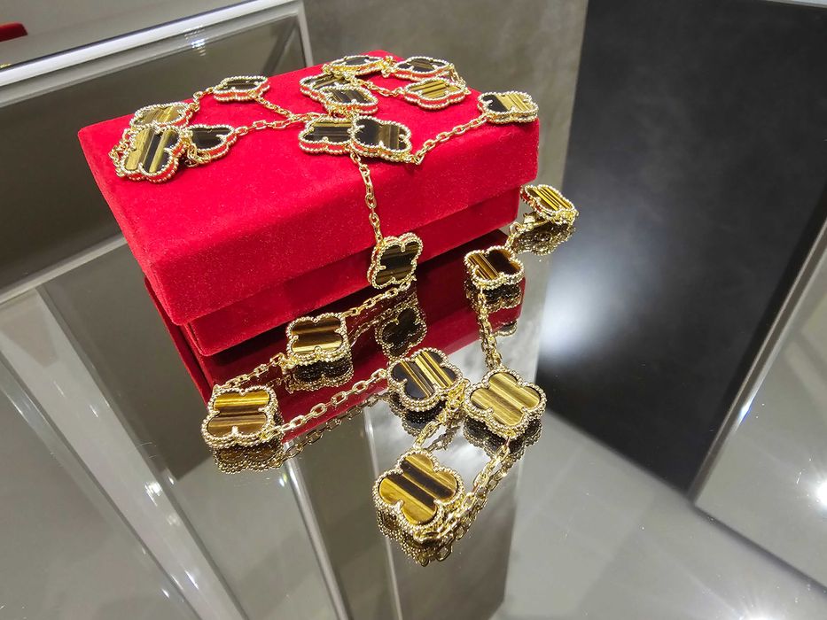 Van Cleef & Arpels VCA Gold Tiger Eye Alhambra 20 Motifs Дамско Колие