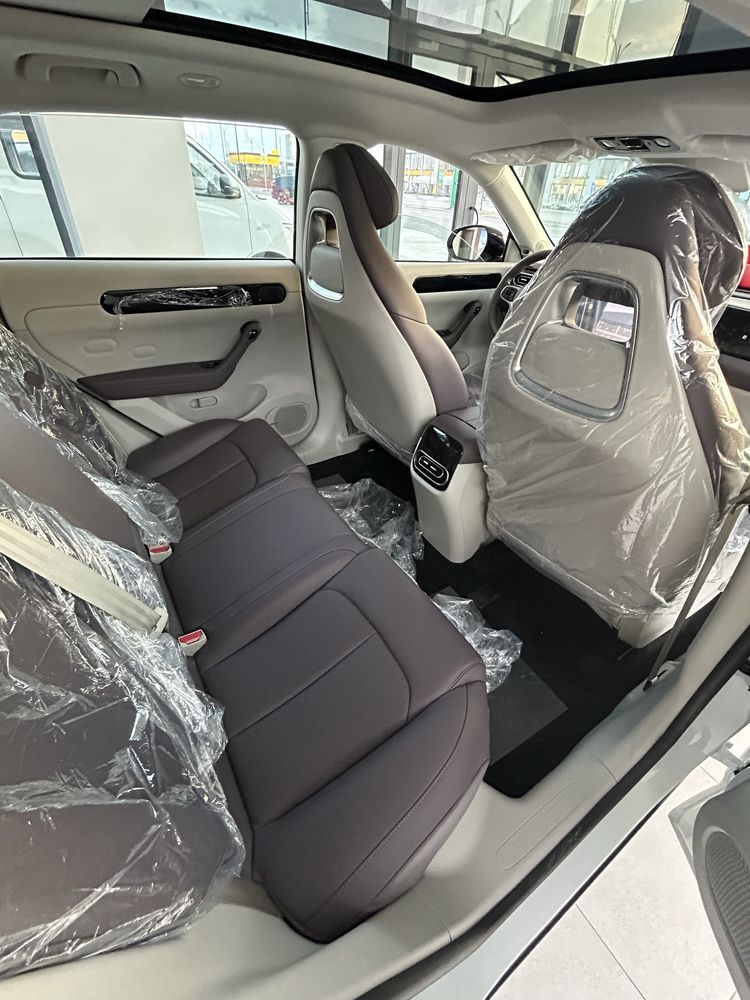 LEAPMOTOR C11 300 km Hybrid 2025 qora va oq ranglari bor 29800