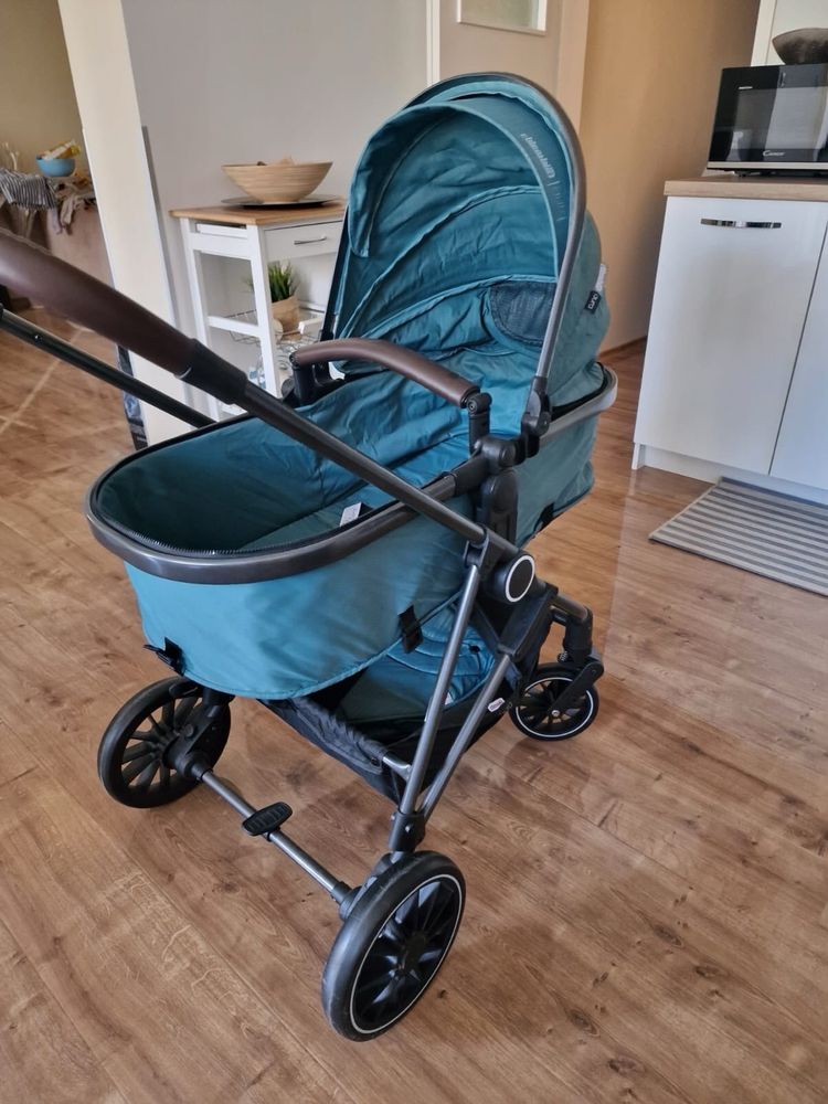 Бебешка количка Chipolino