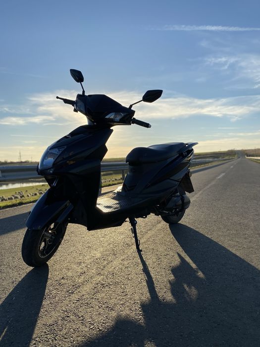 Vând scuter electric
