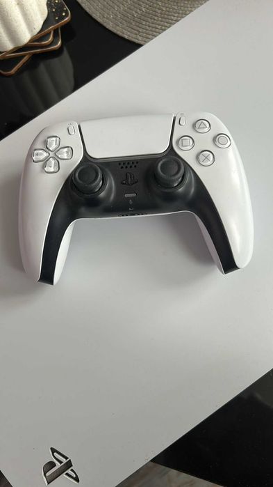 Playstation 5,запазен