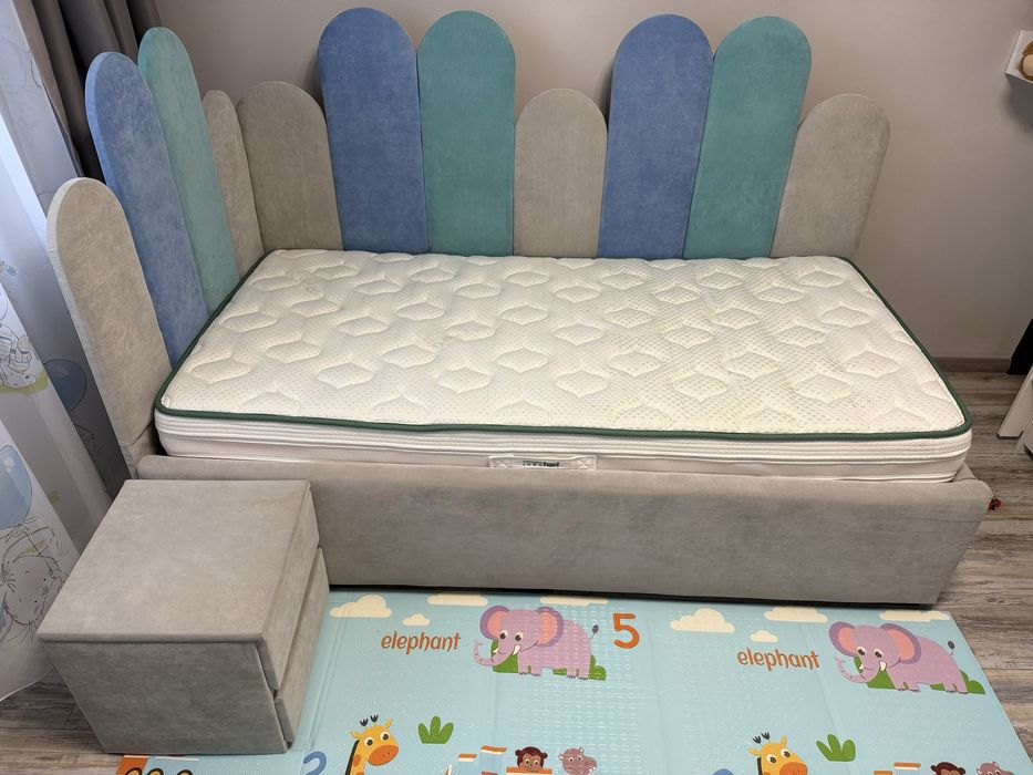 Детско легло тапицирано