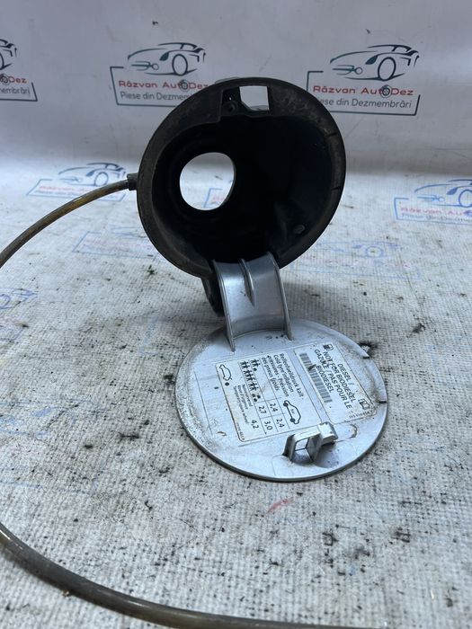 usita rezervor volkswagen touran 2012