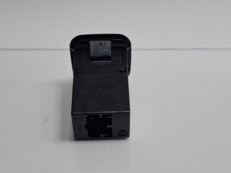 Priza AUX AUDI A4 IV Avant 8K5, B8 2007 - 2015 2.0 TDI CAGA, CJCA, CME