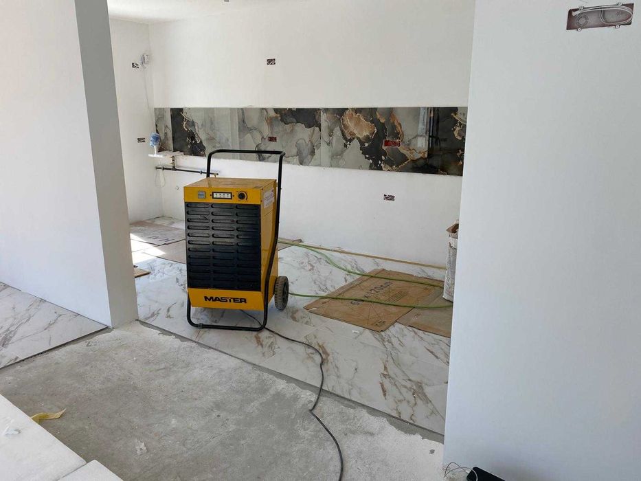Uscator pereti/Dezumidificator profesional de inchiriat