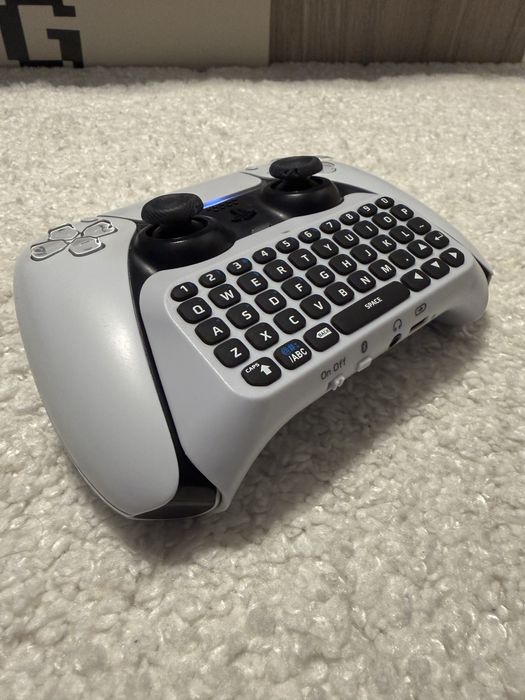 Tastatură controller PS5, produs nou.