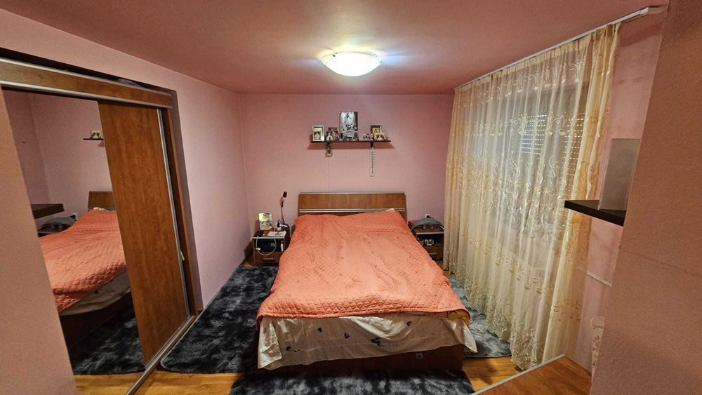 Vilă spațioasă de vânzare – 50 km de București, 15 km de Ploiești