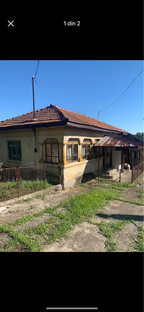 Casă bătrânească de vânzare – teren generos, zonă liniștită –Sutesti