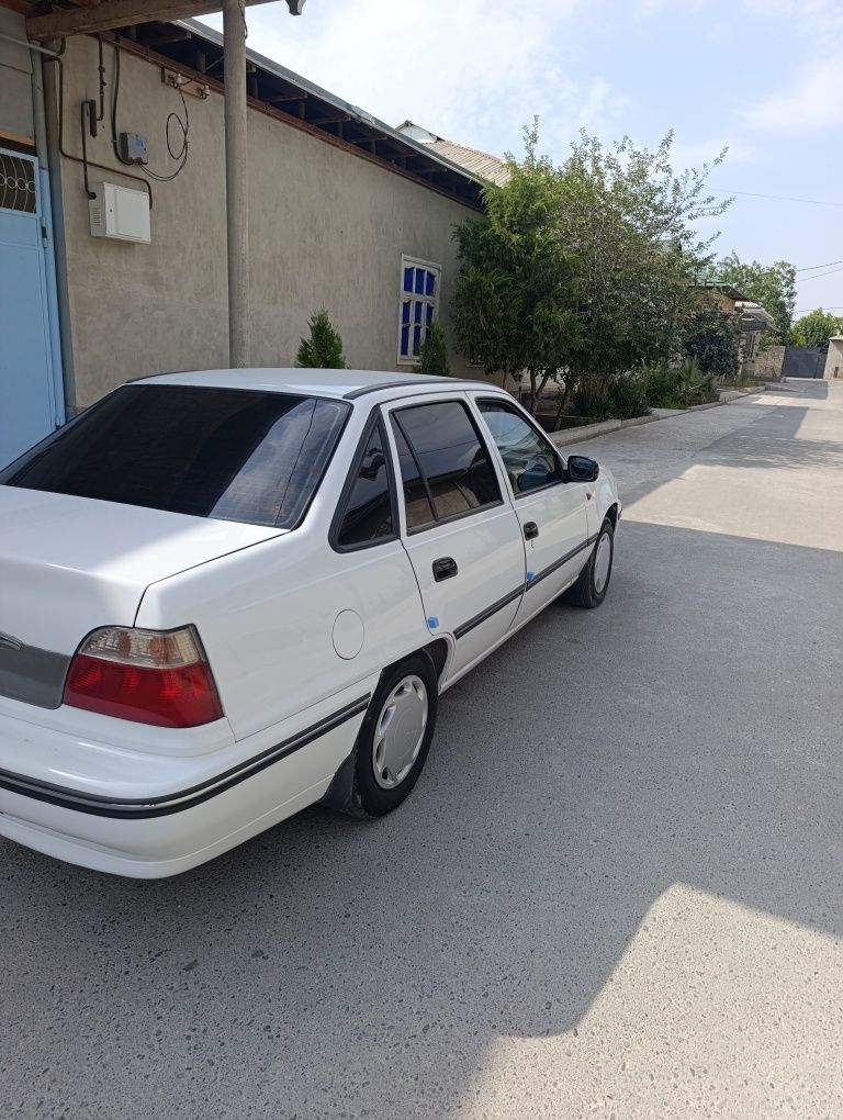 Nexia sons luks bez kansaner Yili 2005 metan bor matori qilingan