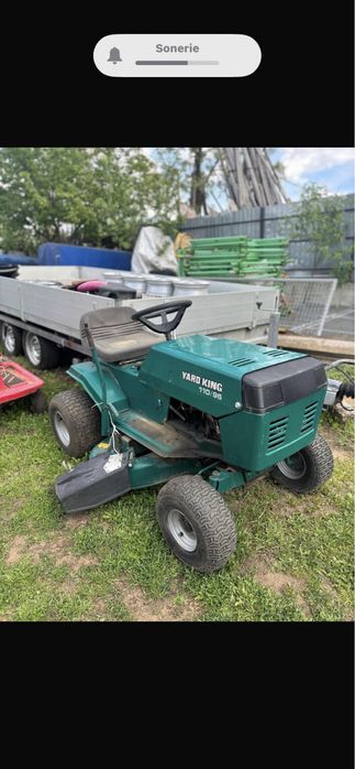 Tractoras tuns gazon in stare buna