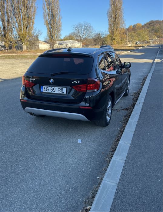 Vând BMW x1 an 2011