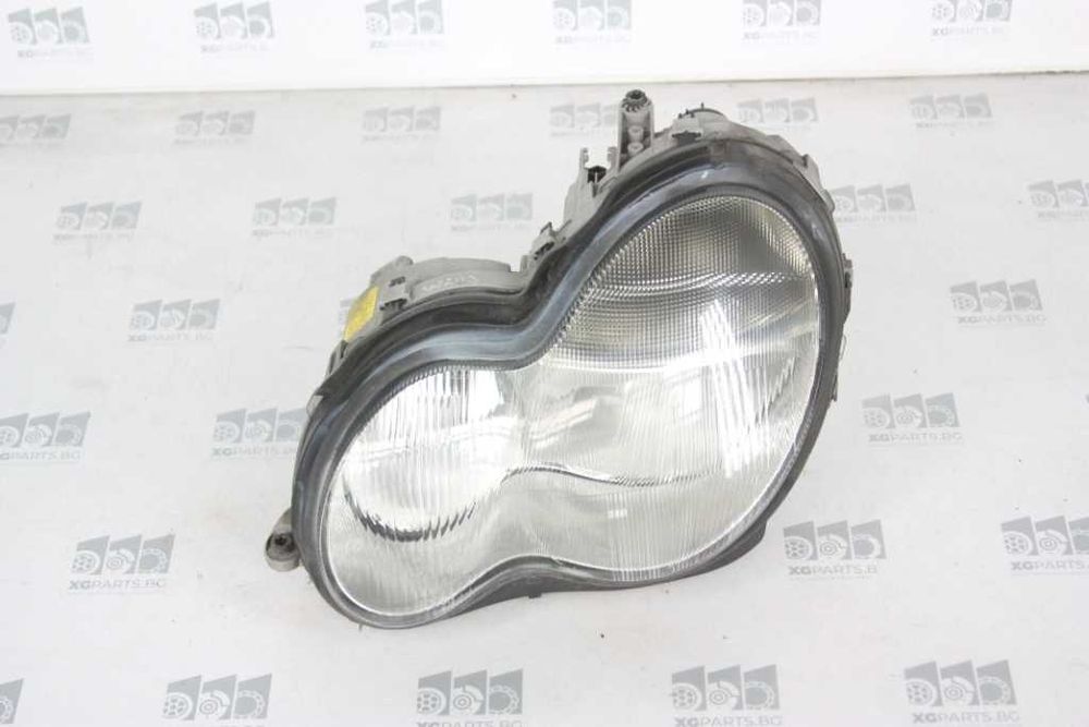 Ляв фар за Mercedes C-class W203 (2000-2007)