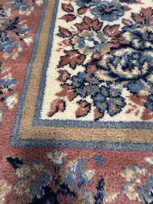 Covor persan original cu medalion in stare impecabila