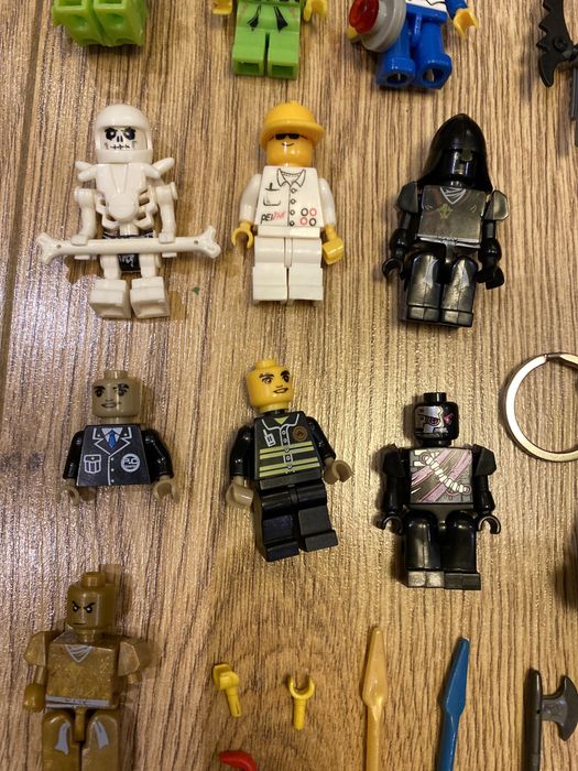 Фигурки имитация на Лего, пакетна цена 30 лв за всички